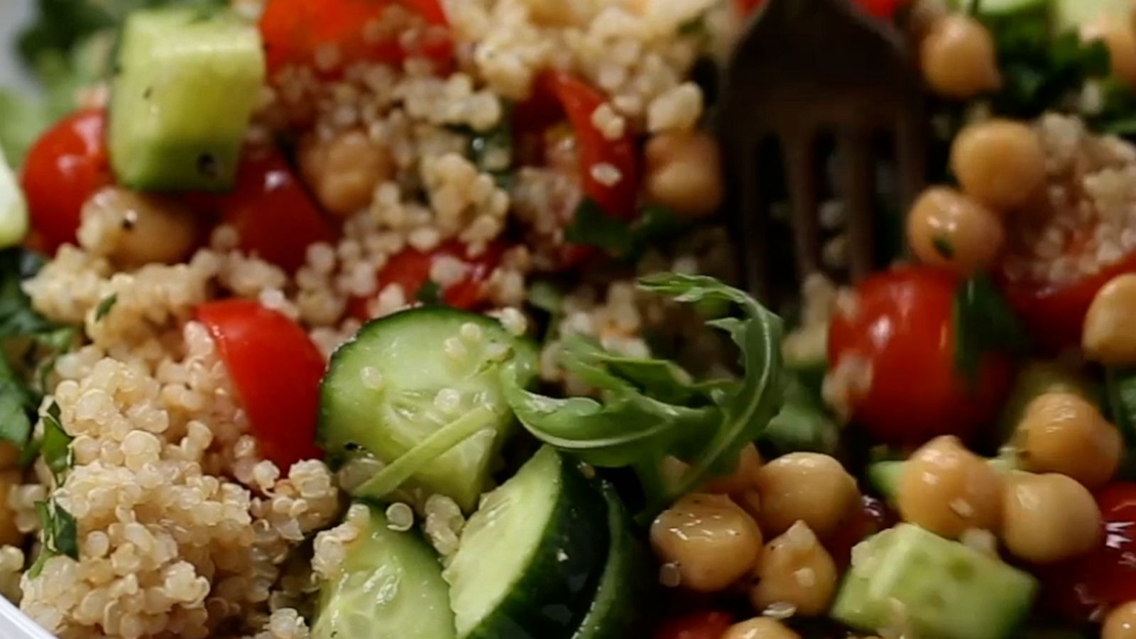 VIDEO: This simple salad hack will change meal prep forever