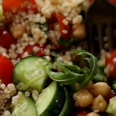 VIDEO: This simple salad hack will change meal prep forever 