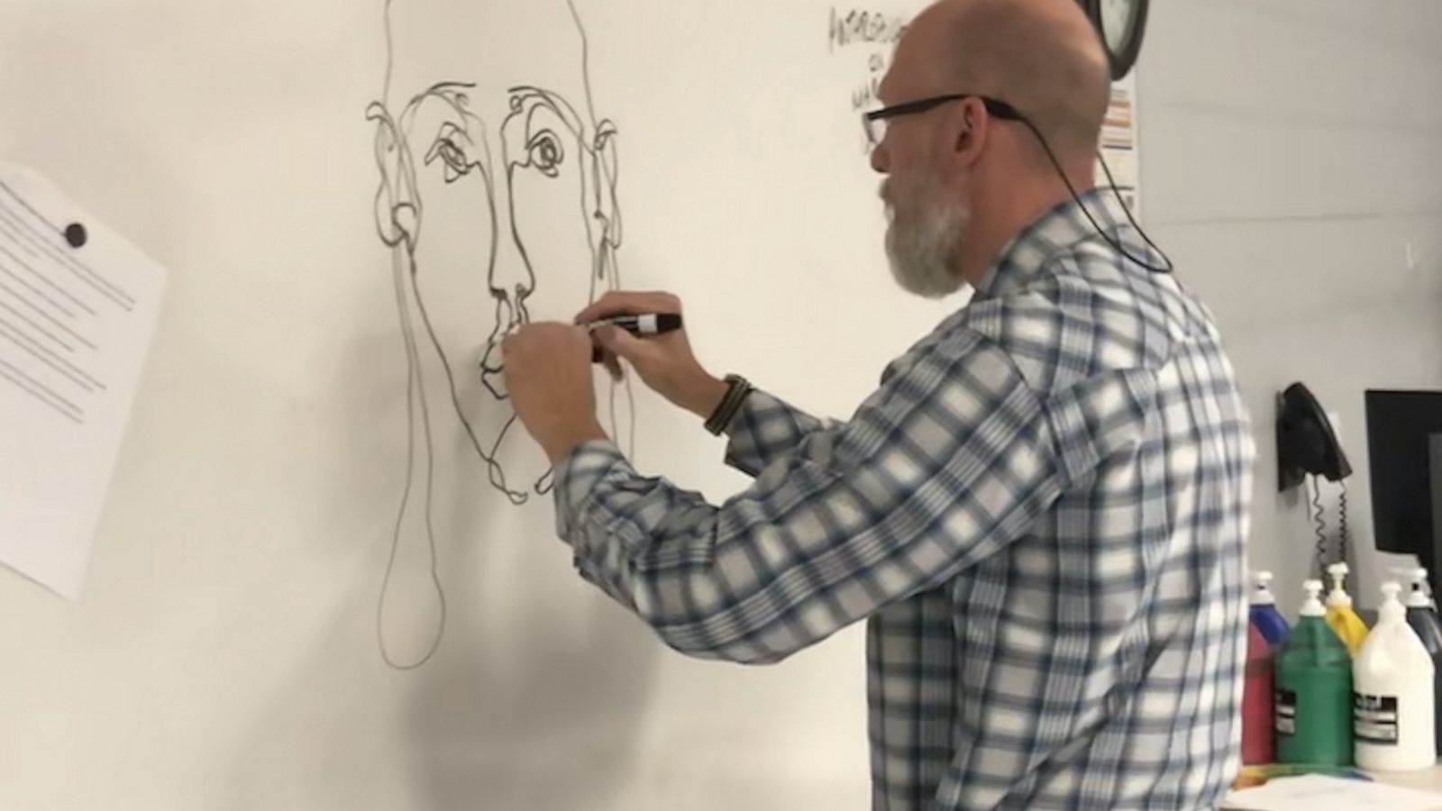 VIDEO: Art teacher uses one continuous stroke to create incredible drawings