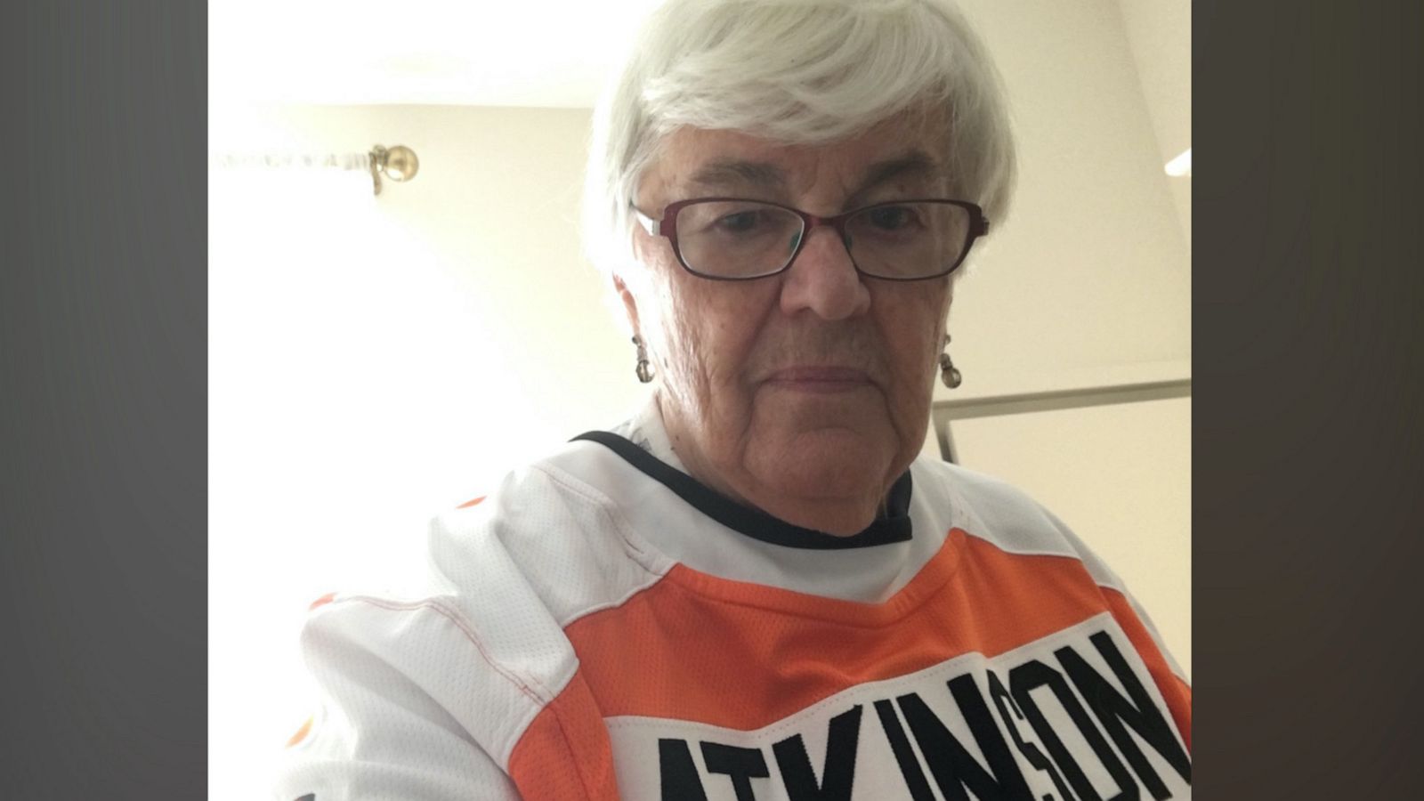 VIDEO: Philadelphia Flyers traded for Cam Atkinson, but the real star is his grandma
