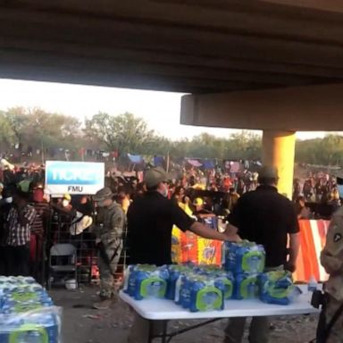 VIDEO: 10,000 migrants held under bridge in Texas