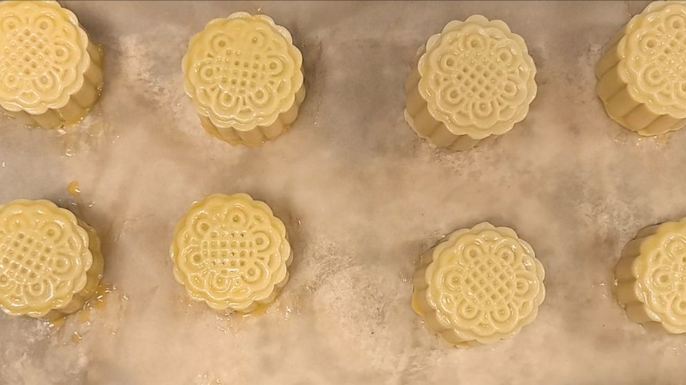 VIDEO: These gorgeous mooncakes are ready for the Mid-Autumn Festival 