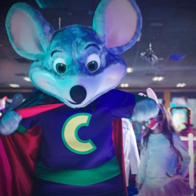 VIDEO: Countdown to Halloween with Chuck E. Cheese’s boo-tacular celebration 