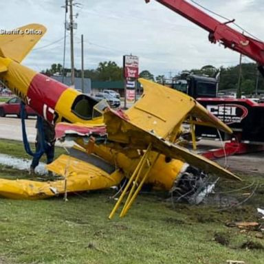 VIDEO: Small plane crashes into highway