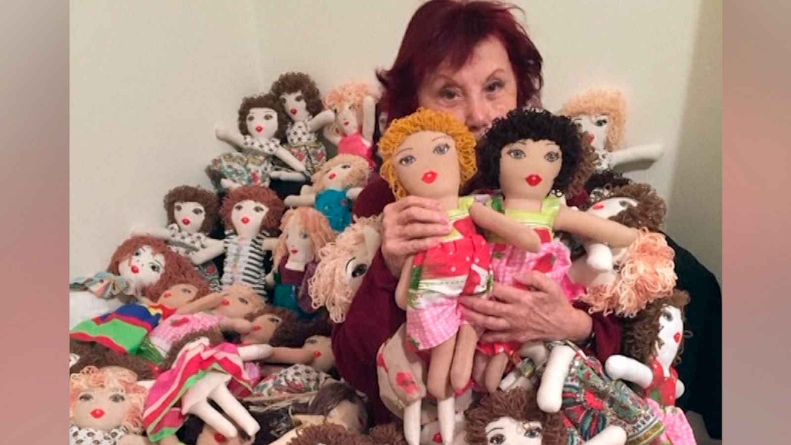 VIDEO: 93-year-old painter makes dolls for children affected by the explosion in Beirut