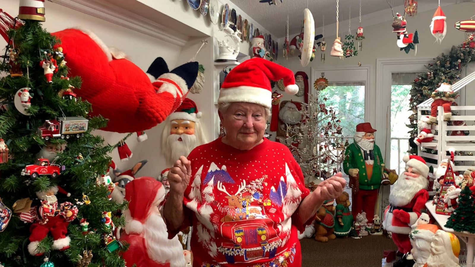 VIDEO: 84-year-old woman brings festive holiday cheer all year with her "Santa museum"