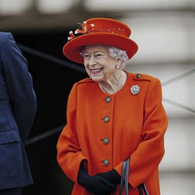 VIDEO: Queen Elizabeth back home after being hospitalized