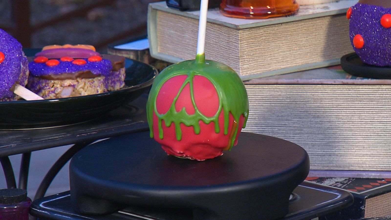 VIDEO: Make this Disneyland poison skull apple for Halloween