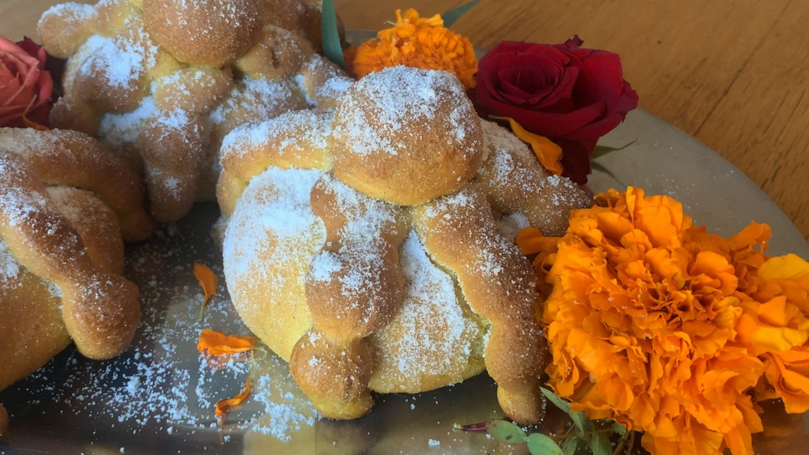 VIDEO: How to make Pumpkin Spice Pan de Muerto