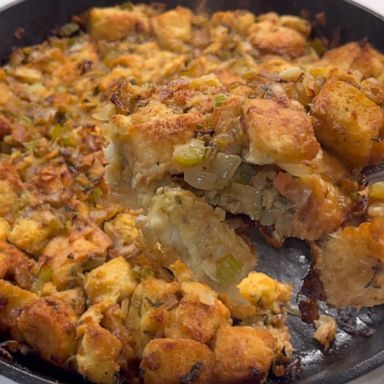 VIDEO: This skillet stuffing will complete your Thanksgiving meal