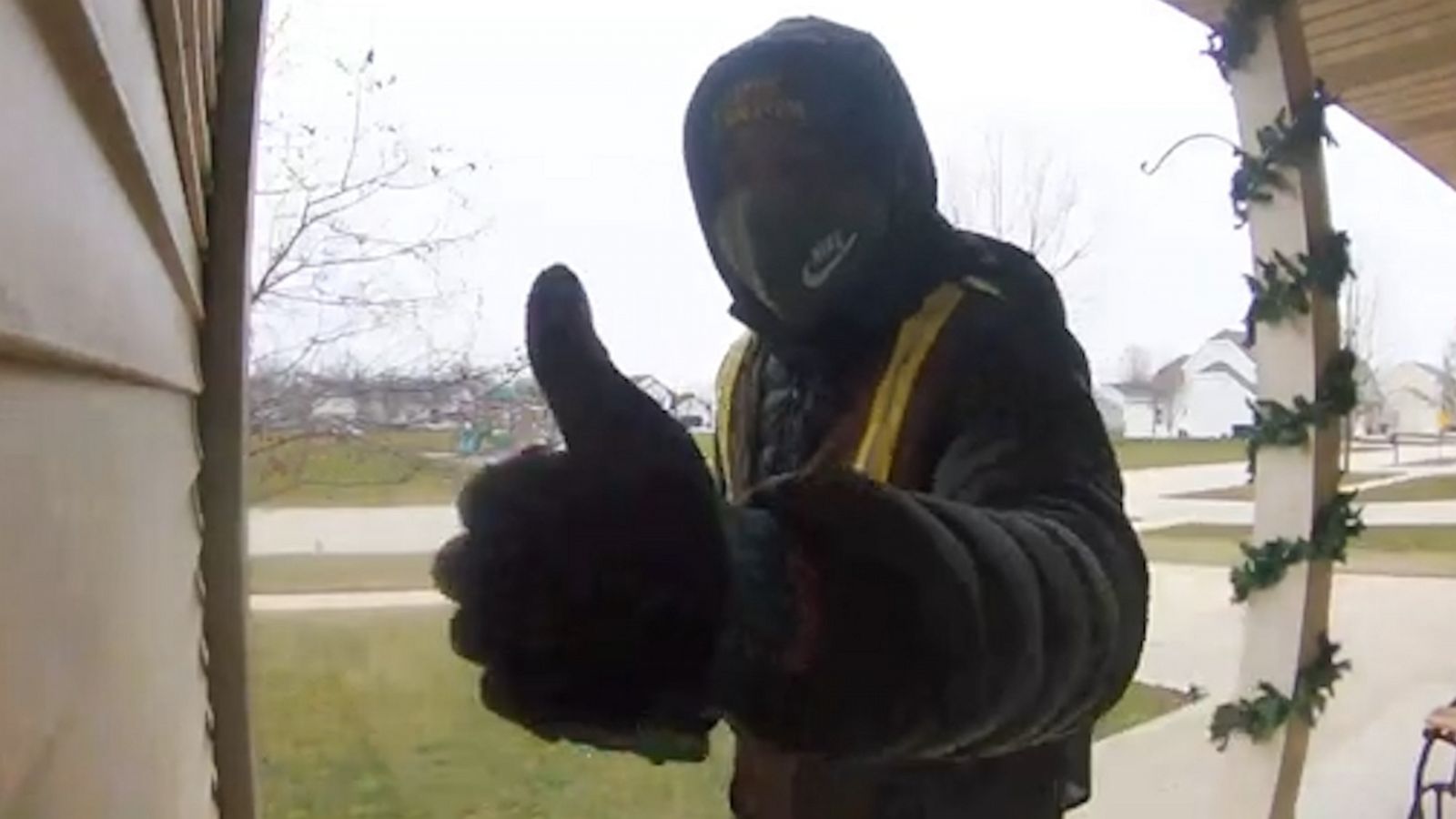 VIDEO: This delivery driver deserves a record deal