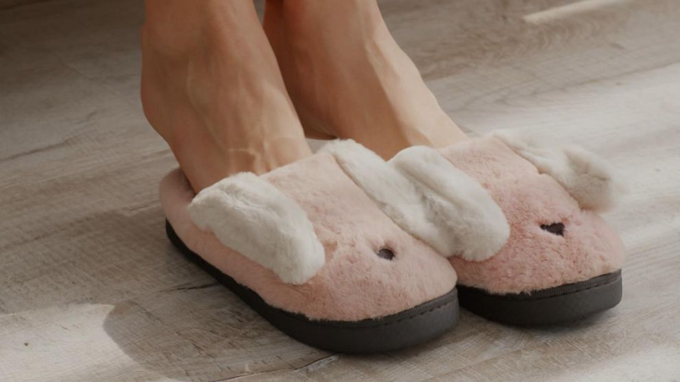 Popular house slippers hot sale