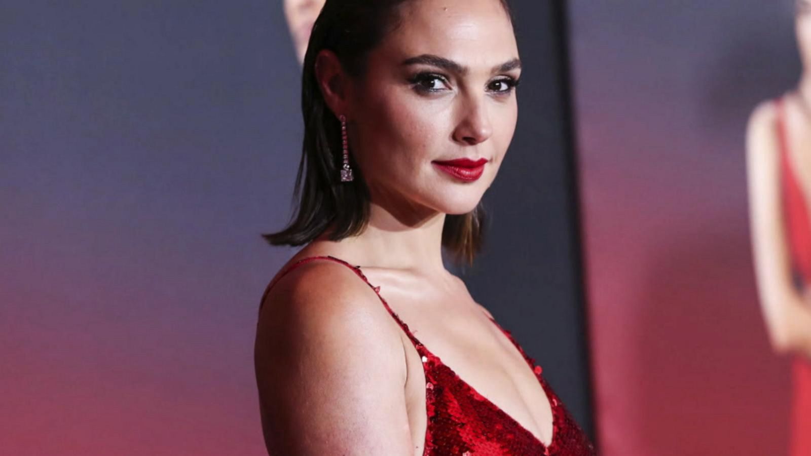 Gal Gadot defends herself after director Joss Whedon denies misconduct  claims - Good Morning America