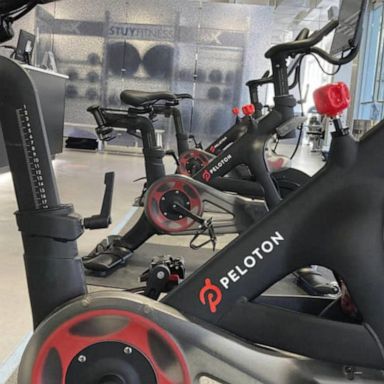 VIDEO: Peloton stock plummets 