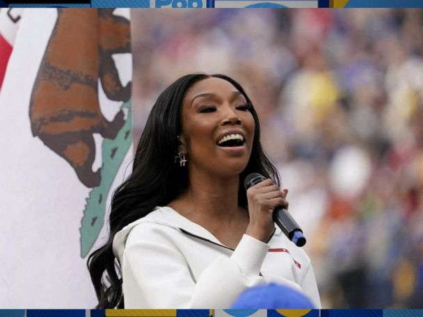 Brandy Sings National Anthem At NFC Championship And Channels Whitney  Houston's Super Bowl Style