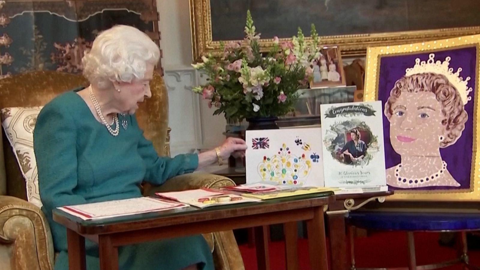 VIDEO: Queen Elizabeth II admires items from the Royal Archives ahead of Platinum Jubilee