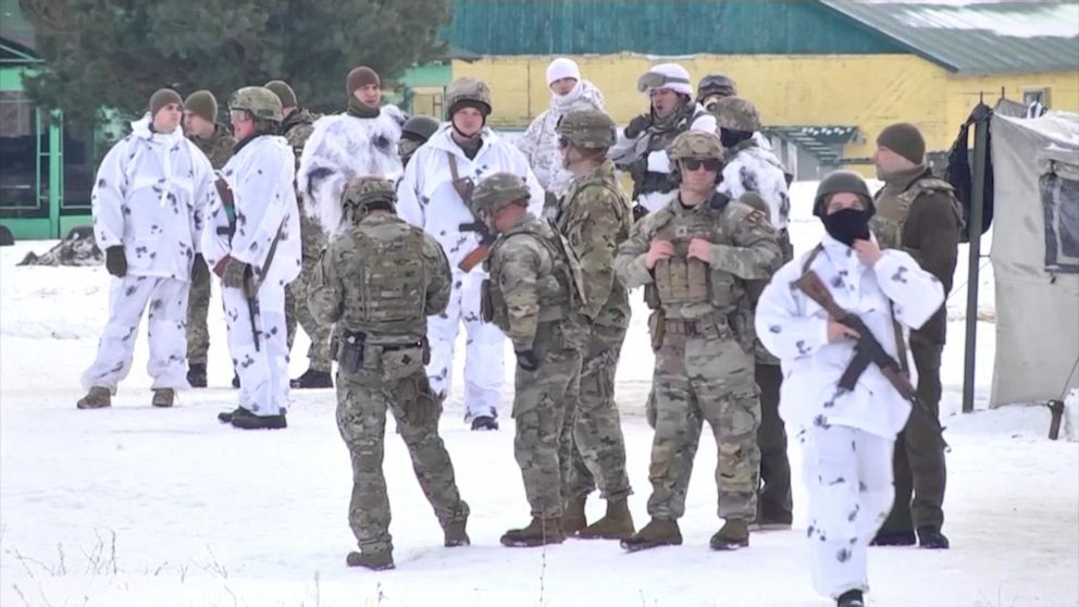 American soldiers training with Ukrainian troops | GMA