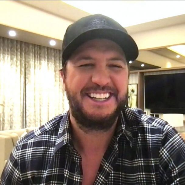 Luke Bryan, Peyton Manning to Host 2022 CMA Awards – Billboard