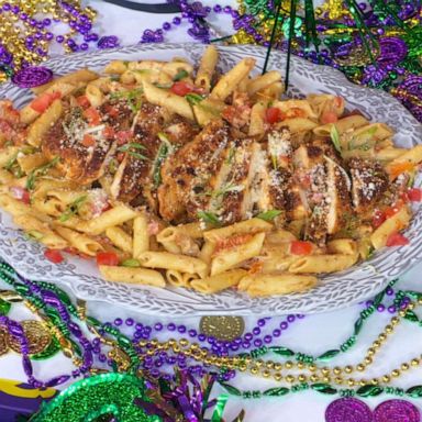 VIDEO: Make Guy Fieri’s cajun chicken alfredo for your Mardi Gras feast