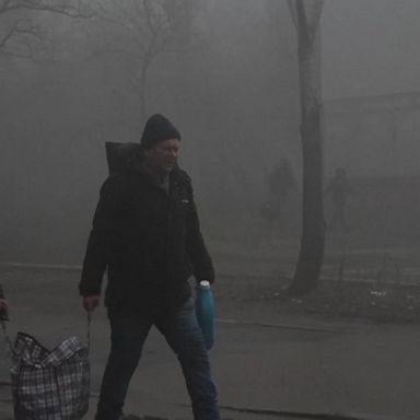 VIDEO: Residents desperate to escape port city of Mariupol, Ukraine