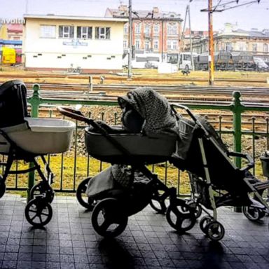 VIDEO: Powerful photo of strollers for Ukrainian refugees at Poland train station goes viral