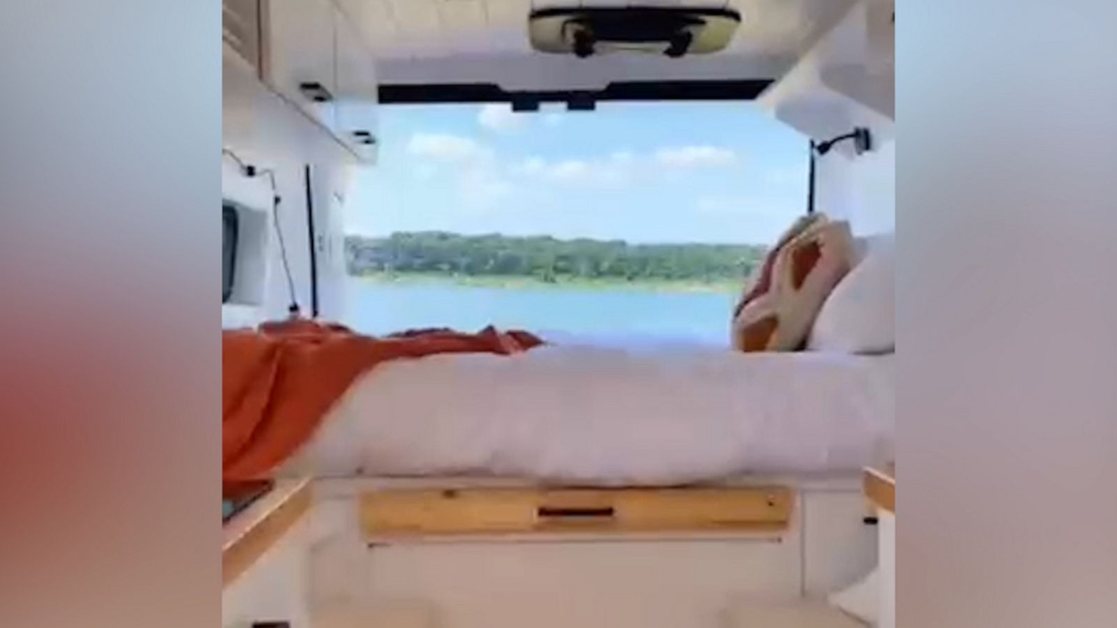 VIDEO: Woman converts van into a house before her vacation