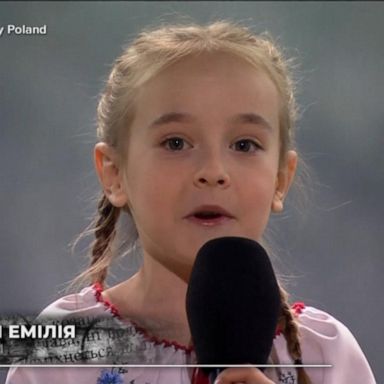 VIDEO: 7-year-old refugee sings Ukrainian national anthem