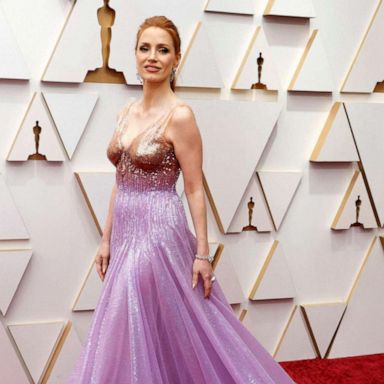 VIDEO: Our favorite Oscars’ red carpet fashion trends 