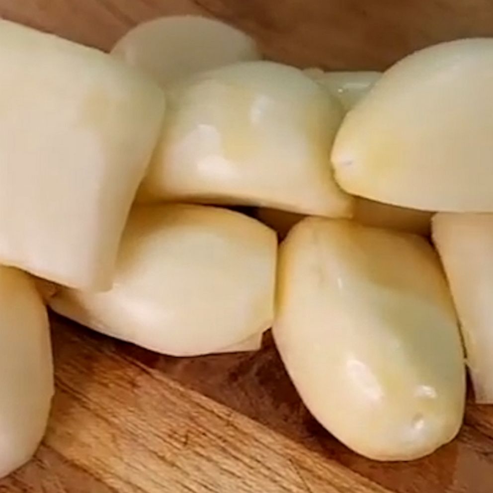 VIDEO: Why didn't we think of this garlic peeling hack sooner?