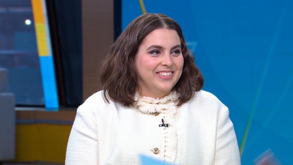 Video Beanie Feldstein Takes On 'Funny Girl' In Its 1st Broadway ...