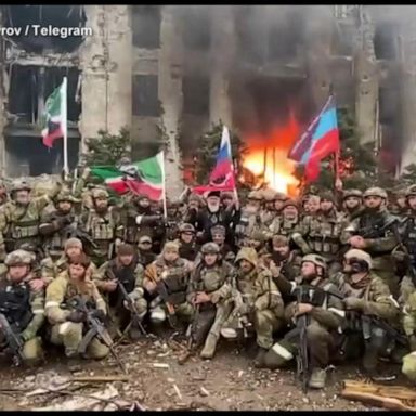 VIDEO: Ukrainian fighters in Mariupol try to hold out against Russian forces