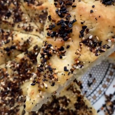 VIDEO: How to make vegan everything bagel focaccia bread