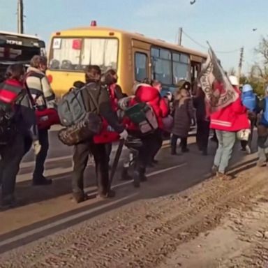 VIDEO: Russian forces closing in on steel plant in Mariupol