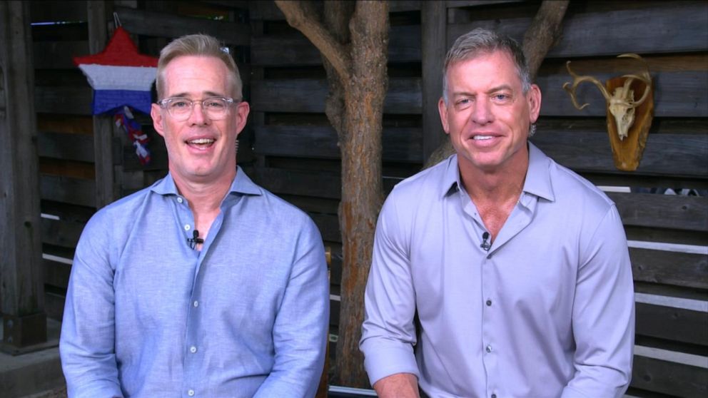 Joe Buck and Troy Aikman give 'MNF' a big-game feel