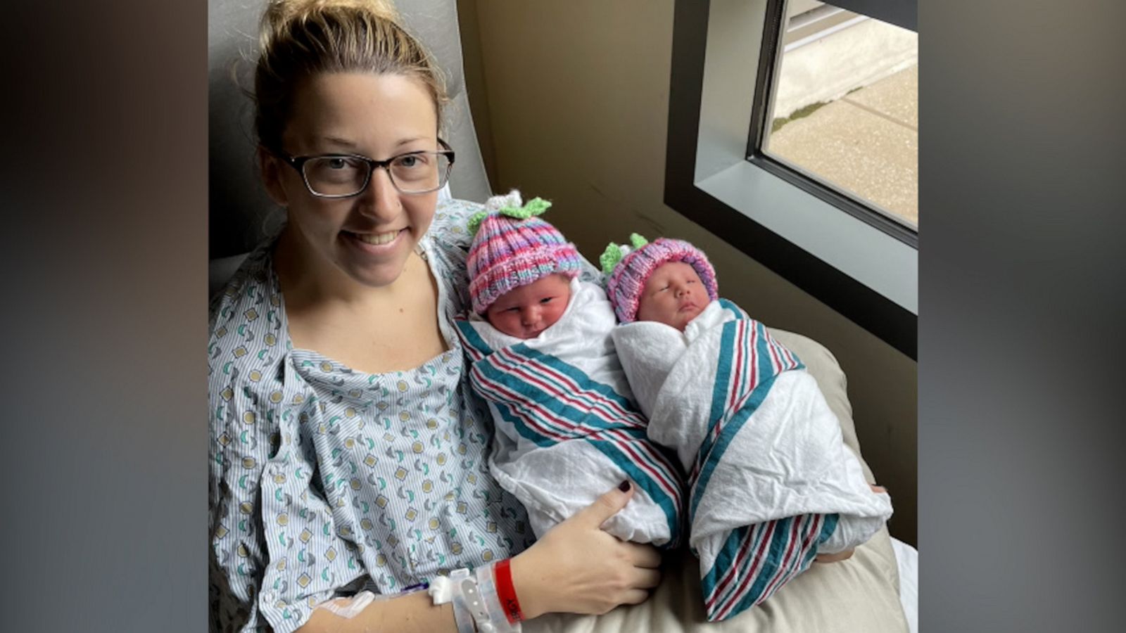 VIDEO: Twin babies delivered by mom's twin sister