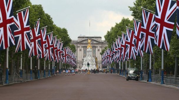 London readies for Queen Elizabeth’s Platinum Jubilee