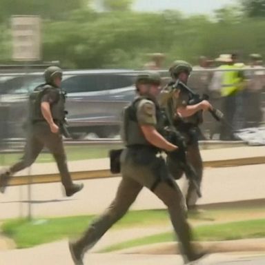 VIDEO: Agonizing minutes revealed as officers remained outside classroom