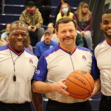 VIDEO: Basketball player rescues referee who collapsed