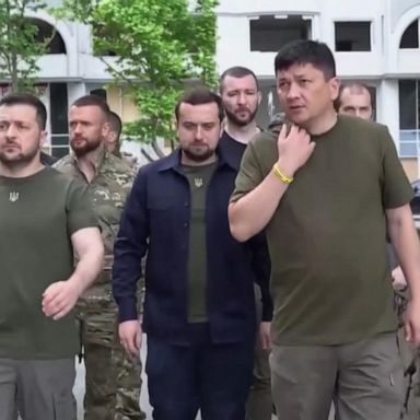 VIDEO: President Zelenskyy tours shelled city