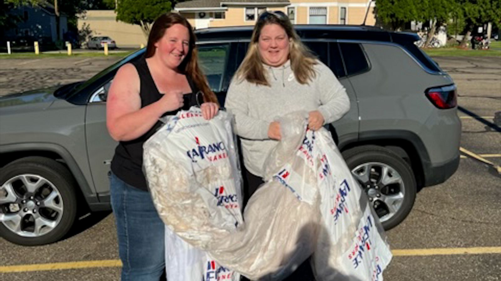 VIDEO: Woman gives away $3,000 wedding dress to bride who couldn’t afford one