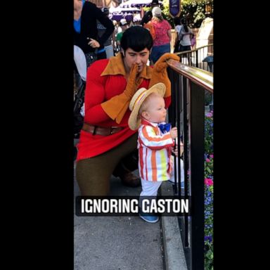 VIDEO: Toddler hilariously gives Gaston the cold shoulder at Disneyland