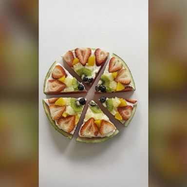 VIDEO: This watermelon pizza looks like the perfect summer dessert 