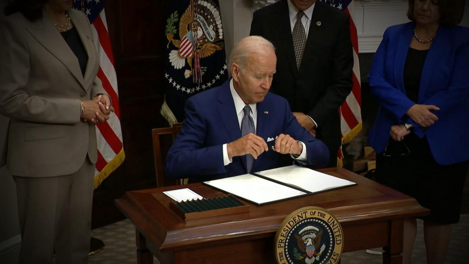 VIDEO: Biden issues executive order stepping up 'access to reproductive health care service'