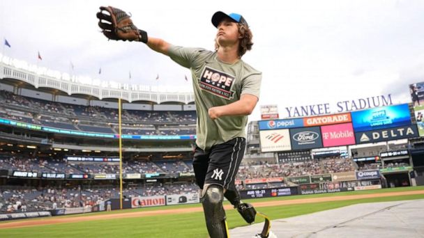 Teen throws 1st pitch at Yankee Stadium - Good Morning America