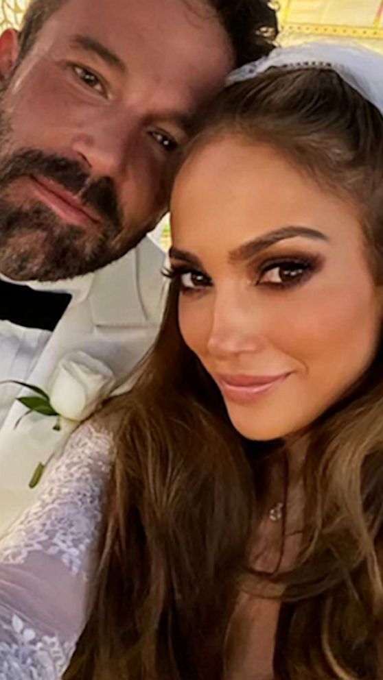 PHOTO: VIDEO: Jennifer Lopez shares details from her sweet Las Vegas wedding to Ben Affleck 