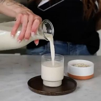 PHOTO: VIDEO: How to make oat milk at home 