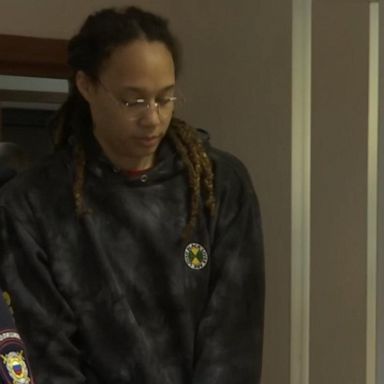 VIDEO: Brittney Griner sends message to wife while appearing in Russian court