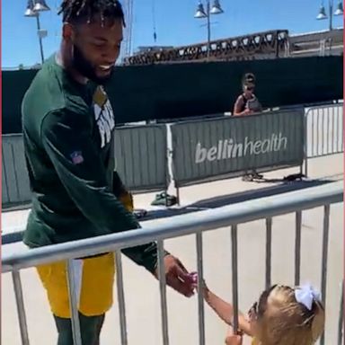 VIDEO: Green Bay Packers players stop to enjoy an adorable tea party with tiny fan