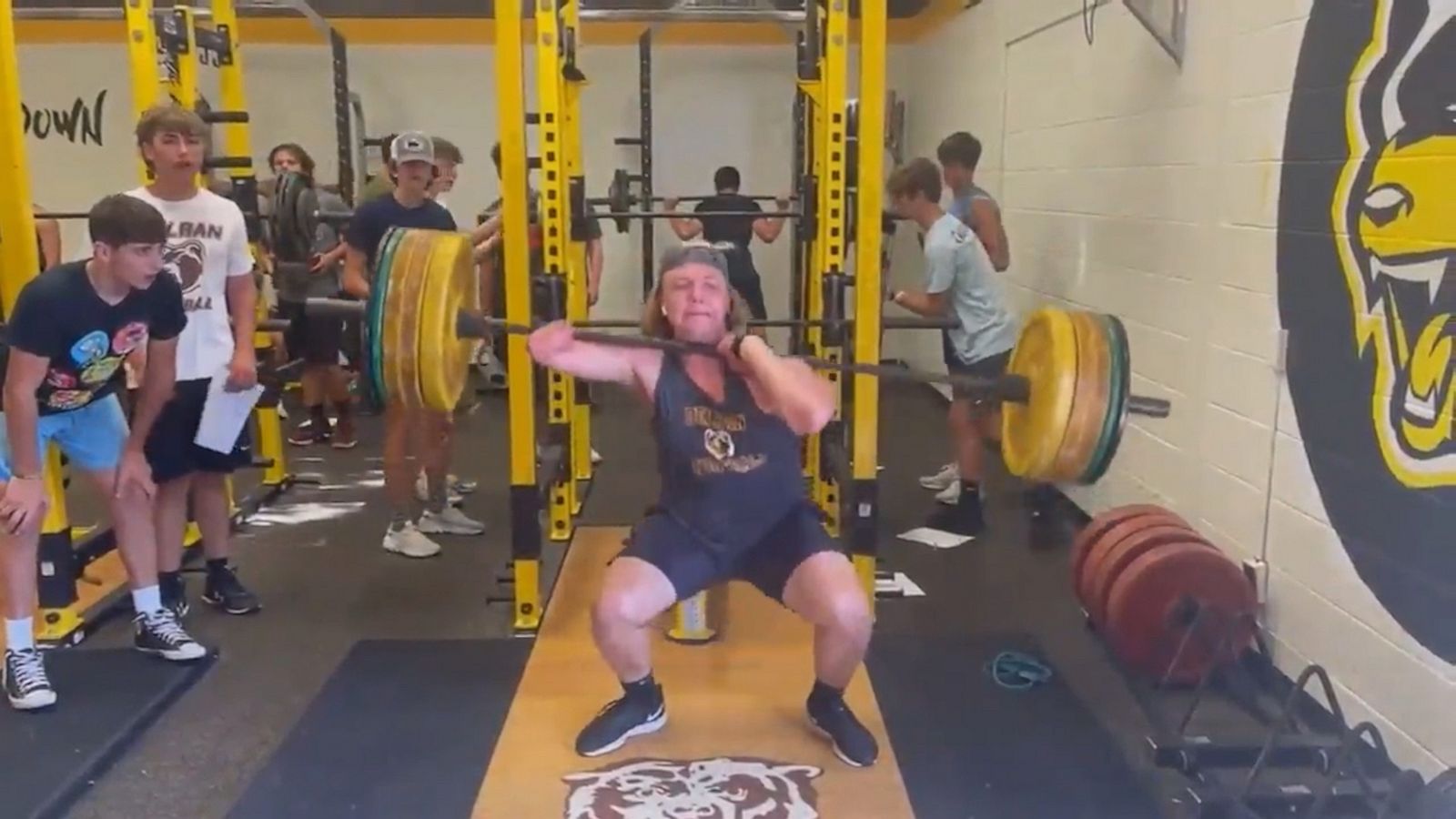 VIDEO: High school football player with limb difference wows NFL player Jason Kelce