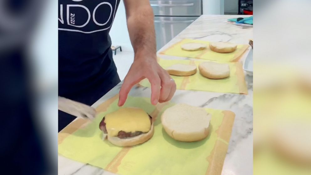 mcdonalds will now sell hamburgers as of right now｜TikTok Search